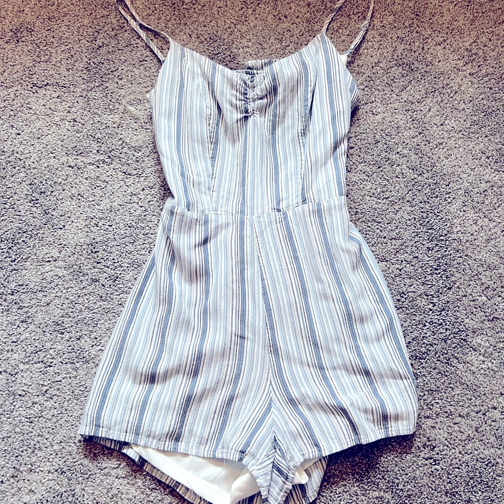 Aeropostale romper size small